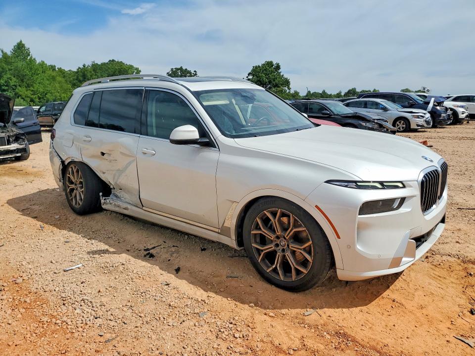 Photo 4 from auction – 2023 BMW X7 with VIN 5UX23EM02P9N95347