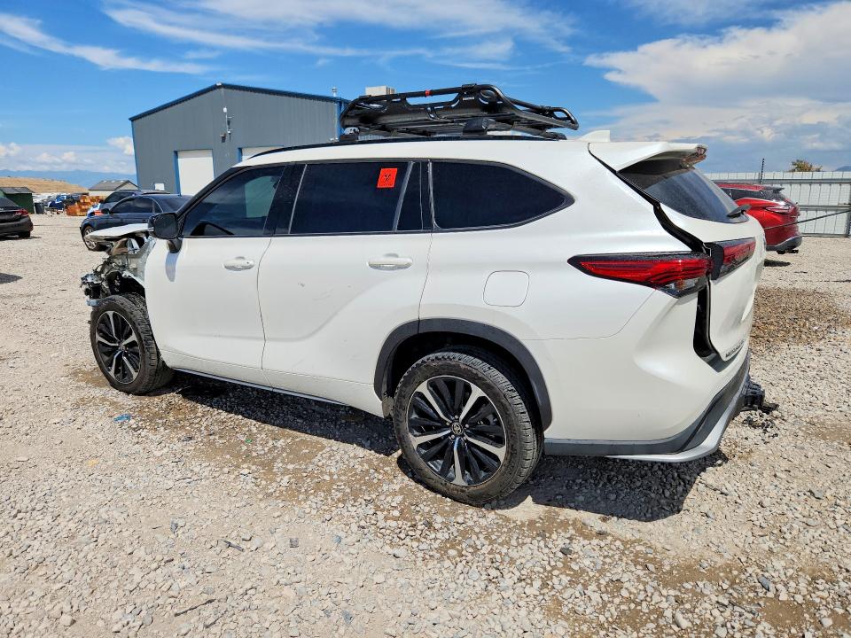 Photo 2 from auction – 2021 TOYOTA HIGHLANDER with VIN 5TDJZRBH9MS083075