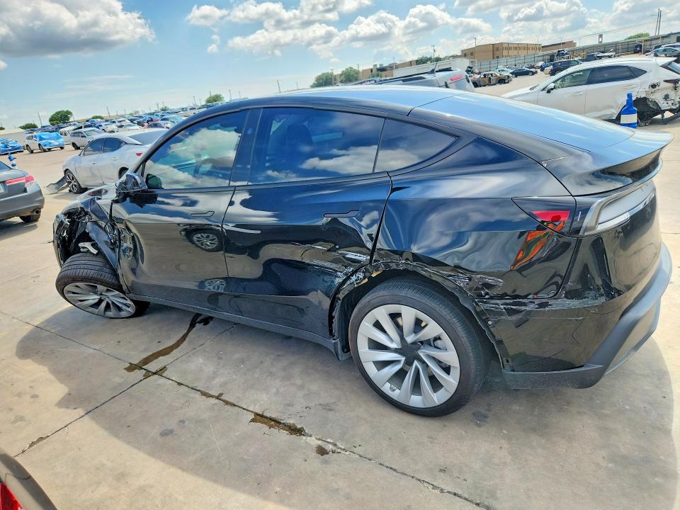 Photo 2 from auction – 2026 TESLA MODEL Y with VIN 7SAYGDEE0TA588174