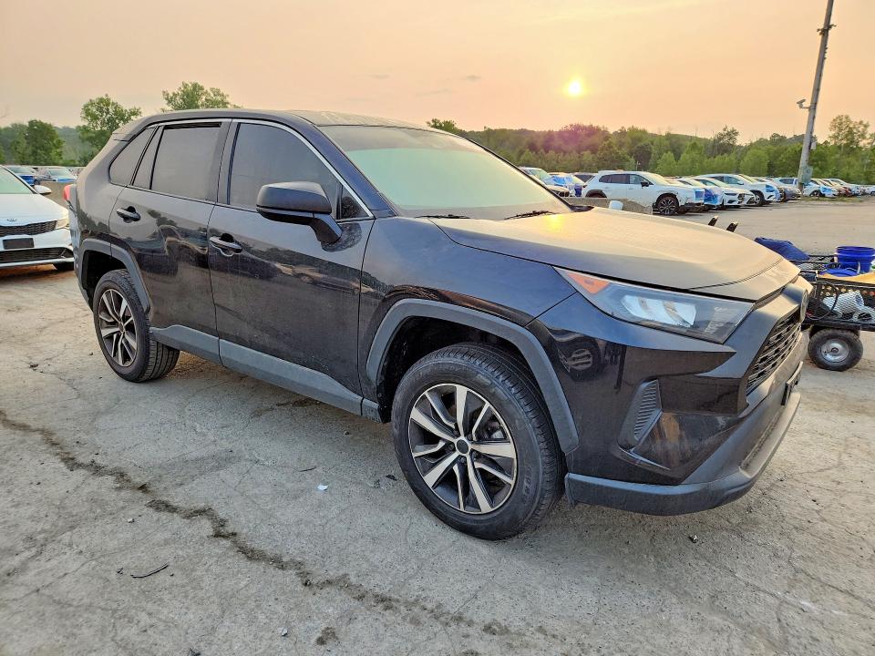 Photo 4 from auction – 2022 TOYOTA RAV4 with VIN 2T3F1RFVXNC288953