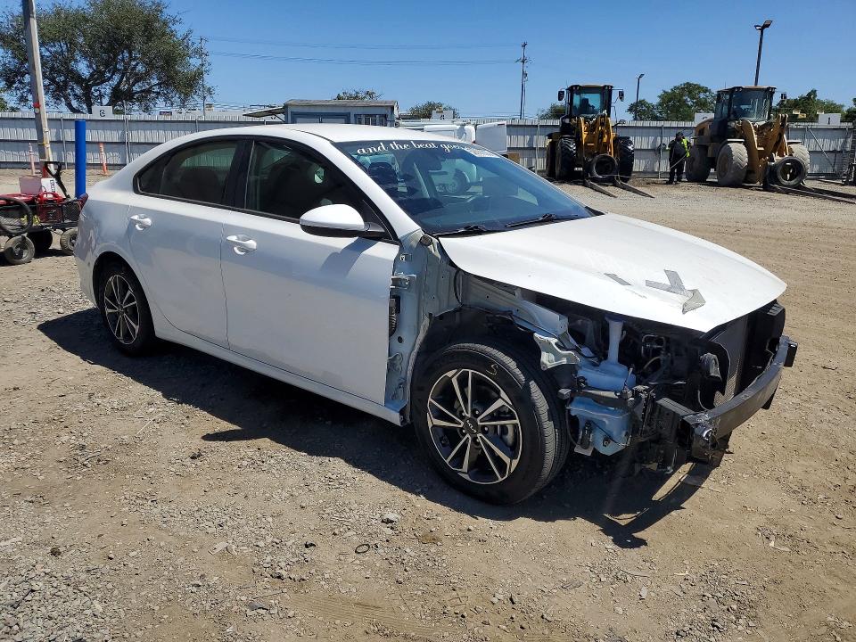 Photo 4 from auction – 2022 KIA FORTE with VIN 3KPF24AD4NE500402