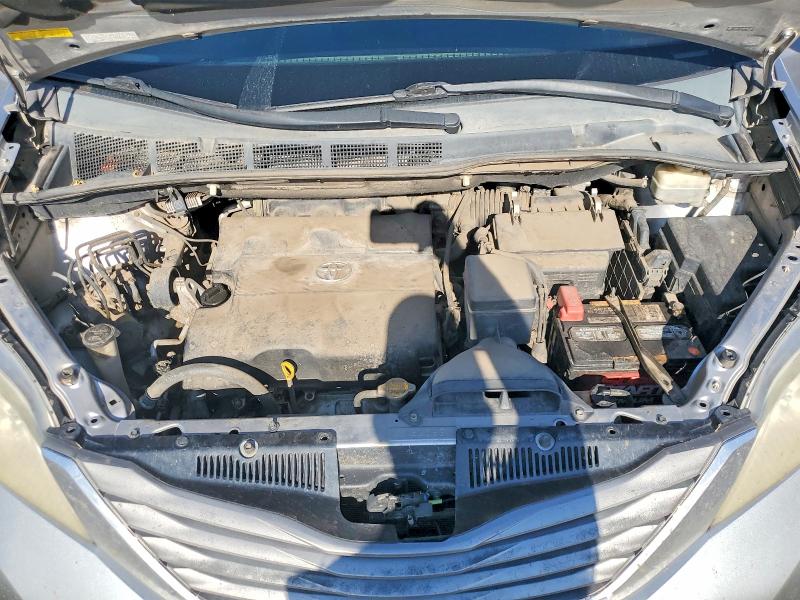 Photo 12 from auction – 2011 TOYOTA SIENNA with VIN 5TDDK3DC8BS001382