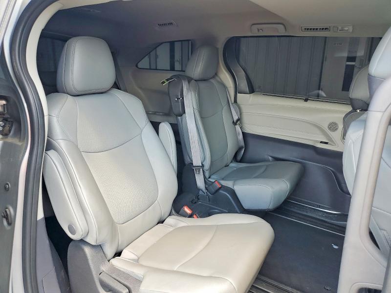 Photo 11 from auction – 2022 TOYOTA SIENNA with VIN 5TDYRKEC3NS092846
