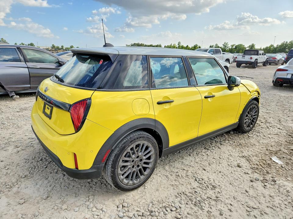 Photo 3 from auction – 2025 MINI COOPER with VIN WMW53GD07S2X13854