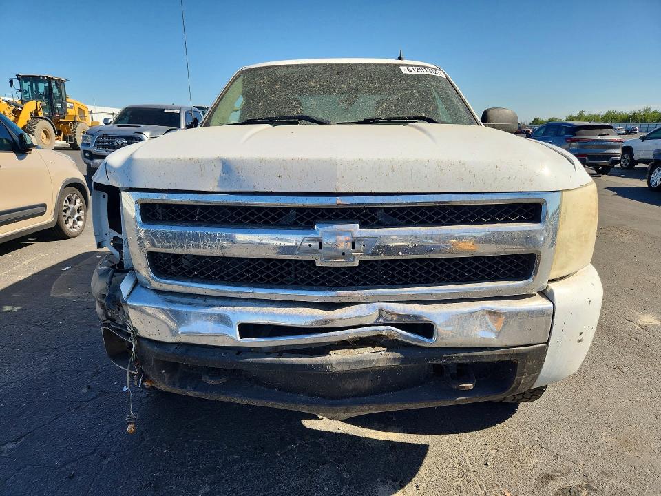 Photo 5 from auction – 2010 CHEVROLET SILVERADO with VIN 1GCSCSE09AZ256297