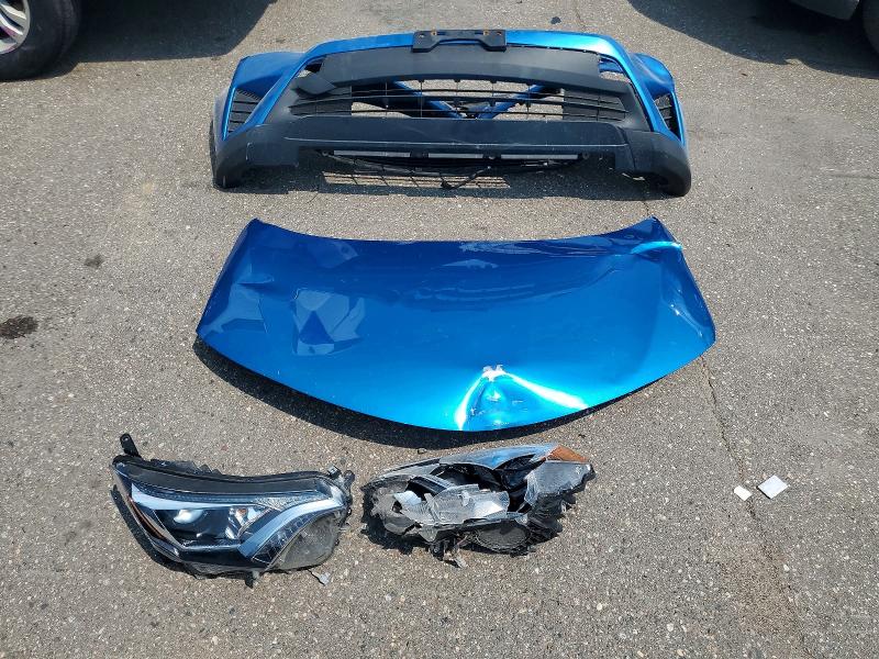 Photo 13 from auction – 2018 TOYOTA RAV4 with VIN JTMBFREVXJJ746614