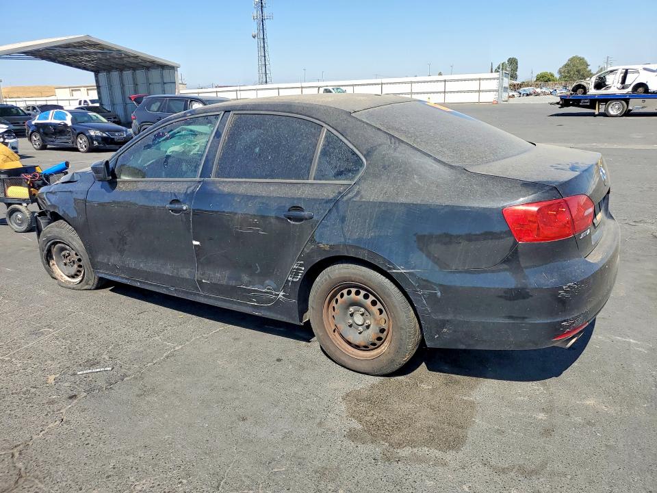 Photo 2 from auction – 2014 VOLKSWAGEN JETTA with VIN 3VW2K7AJXEM393039