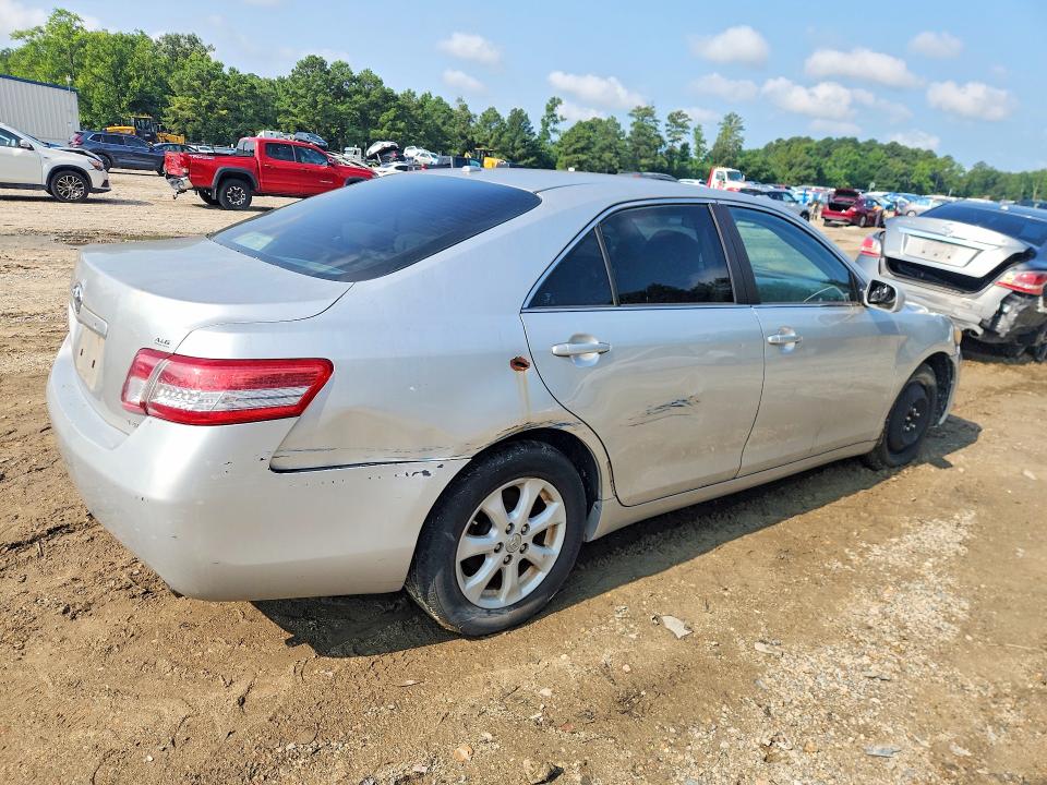 Photo 3 from auction – 2010 TOYOTA CAMRY with VIN 4T1BF3EK6AU017457