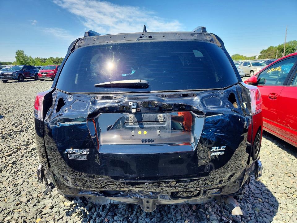 Photo 6 from auction – 2018 TOYOTA RAV4 with VIN 2T3RFREV7JW822760