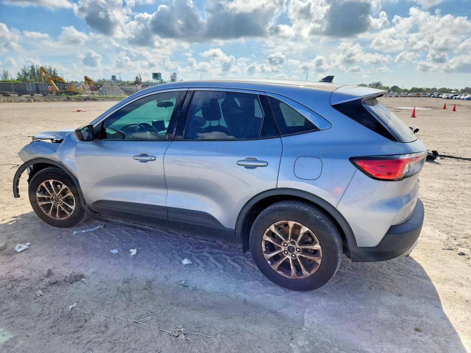 Photo 2 from auction – 2022 FORD ESCAPE with VIN 1FMCU0G68NUB61672