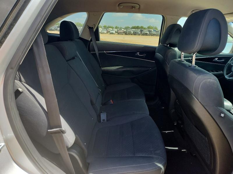 Photo 10 from auction – 2016 KIA SORENTO with VIN 5XYPG4A30GG096470