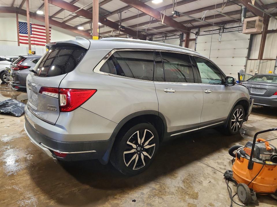 Фото 3 с аукциона – 2020 HONDA PILOT с VIN 5FNYF6H60LB067054