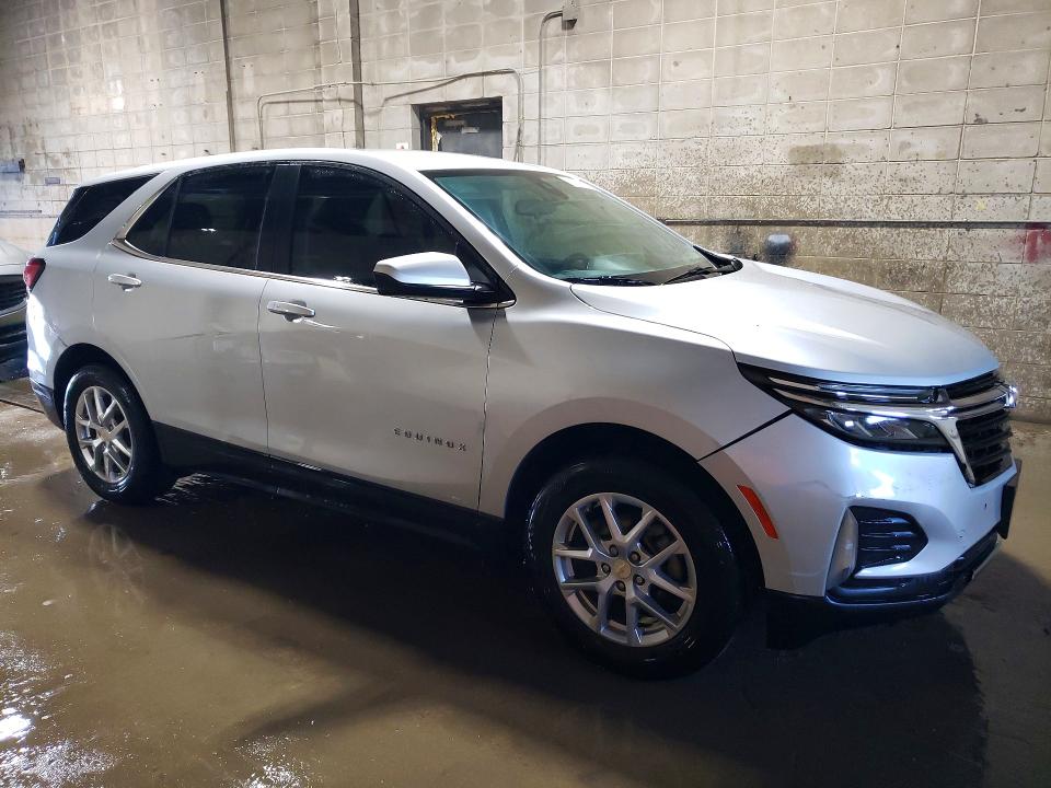 Photo 4 from auction – 2022 CHEVROLET EQUINOX with VIN 3GNAXKEV6NL229994
