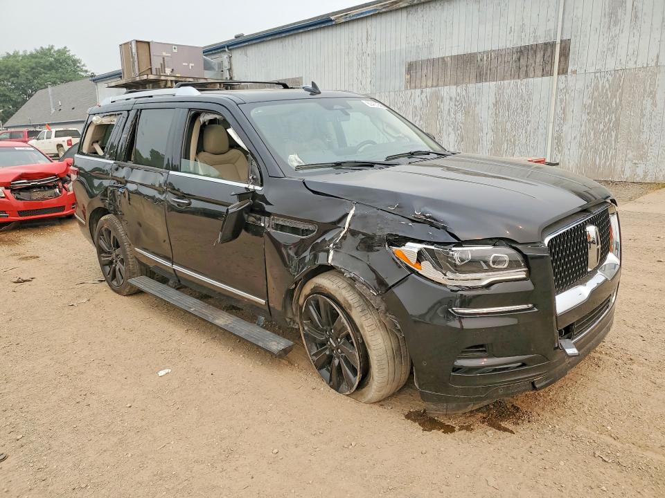 Photo 4 from auction – 2024 LINCOLN NAVIGATOR with VIN 5LMJJ2LG5REL20428