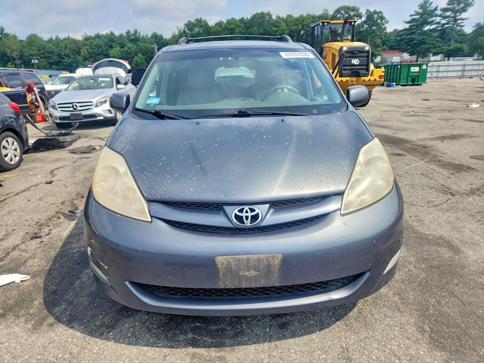 Photo 5 from auction – 2010 TOYOTA SIENNA with VIN 5TDYK4CCXAS327532