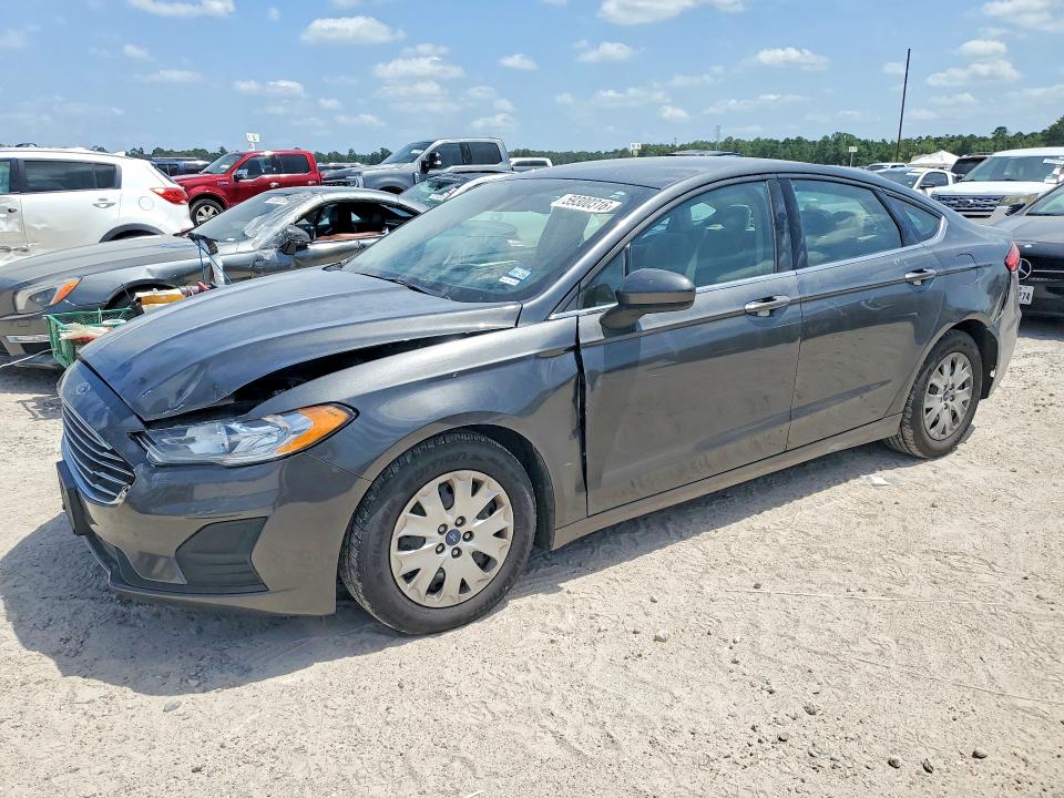 FORD FUSION 2019 with VIN 3FA6P0G72KR170121 - Photo from auction