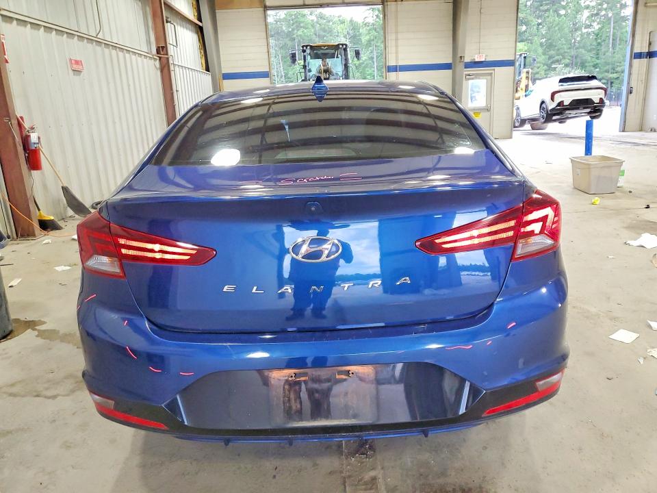 Photo 6 from auction – 2019 HYUNDAI ELANTRA with VIN 5NPD84LF2KH442916