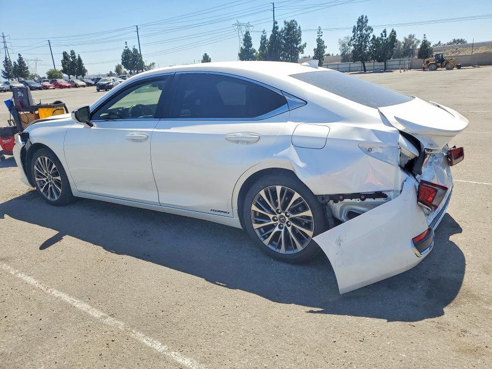 Photo 2 from auction – 2019 LEXUS ES with VIN JTHB21B14K2008235