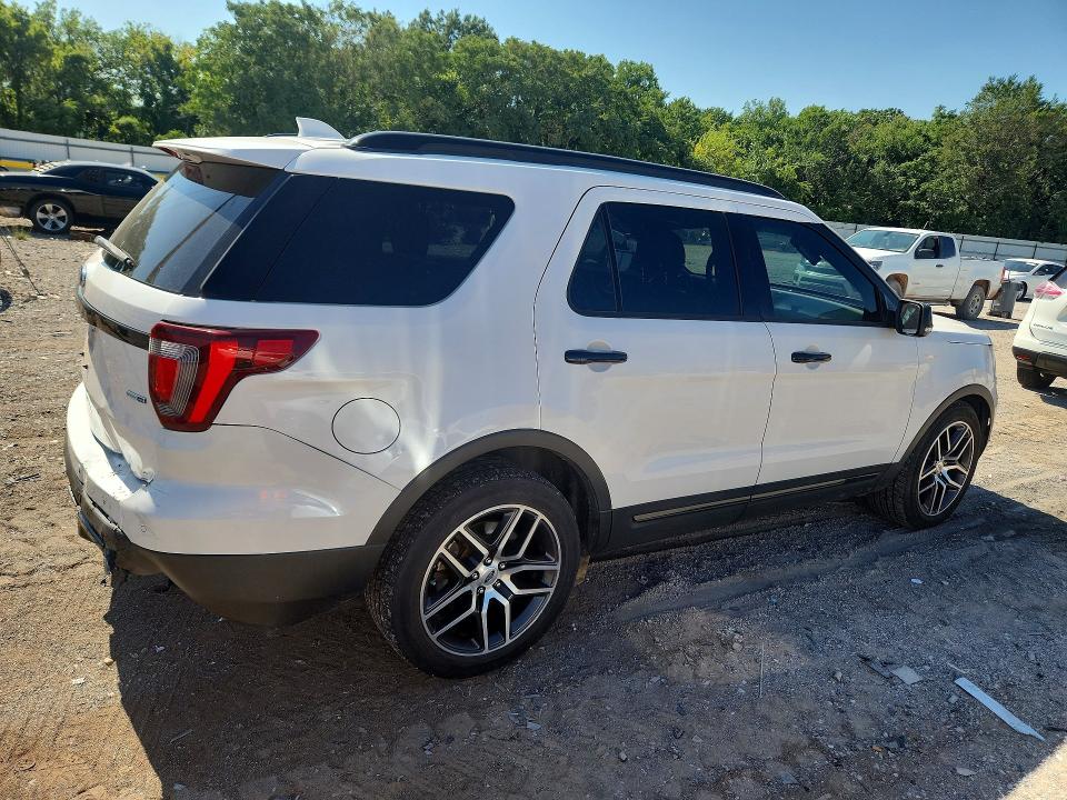 Photo 3 from auction – 2016 FORD EXPLORER with VIN 1FM5K8GT0GGD01847