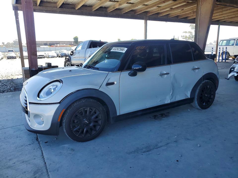 MINI COOPER 2018 with VIN WMWXU1C52J2F81152 - Photo from auction