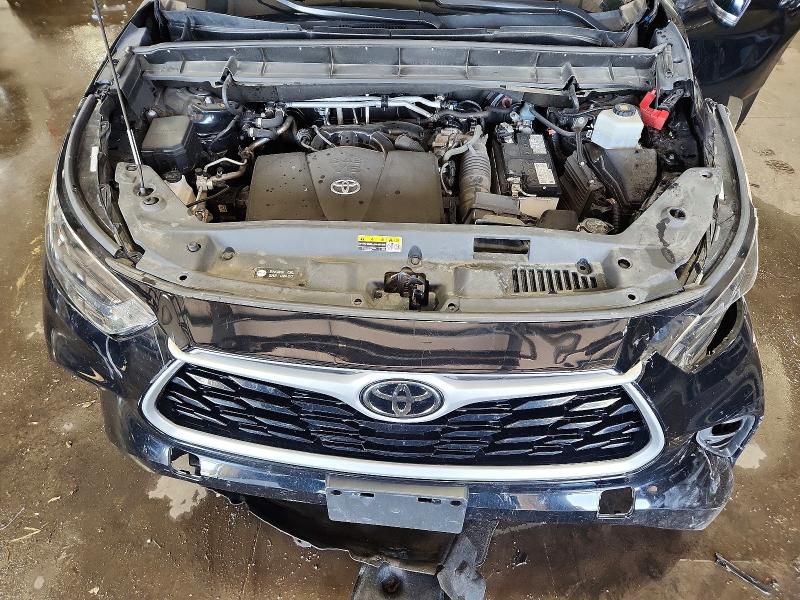Photo 12 from auction – 2022 TOYOTA HIGHLANDER with VIN 5TDHZRBH5NS584030