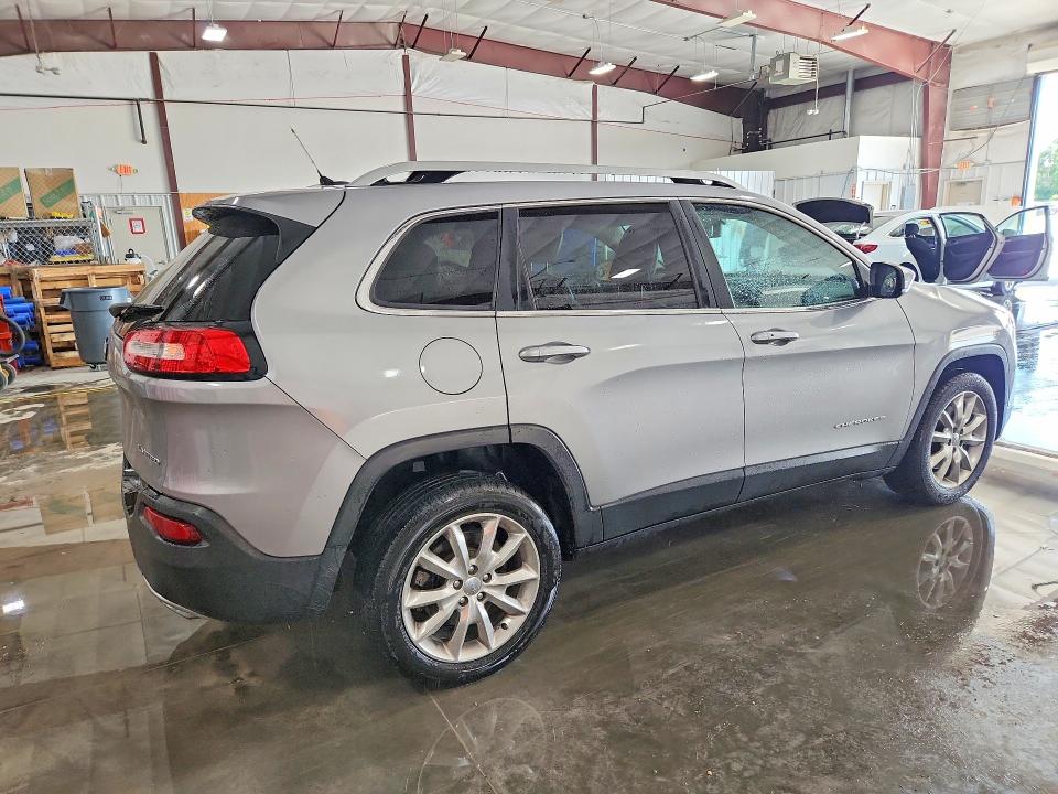 Photo 3 from auction – 2015 JEEP CHEROKEE with VIN 1C4PJLDS6FW628627