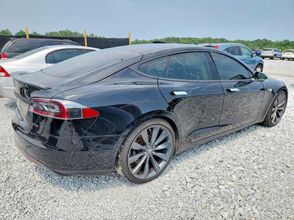 Photo 3 from auction – 2013 TESLA MODEL S with VIN 5YJSA1CP6DFP07910