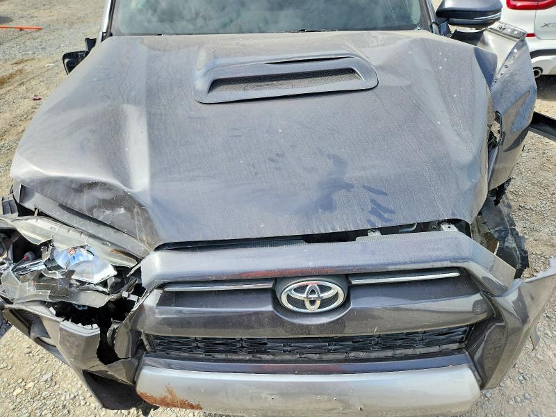 Photo 12 from auction – 2020 TOYOTA 4RUNNER with VIN JTEBU5JR2L5797426