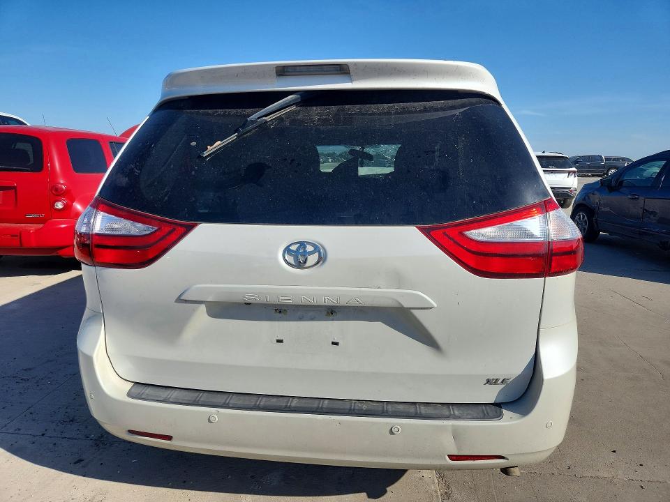 Photo 6 from auction – 2015 TOYOTA SIENNA with VIN 5TDYK3DC5FS683838