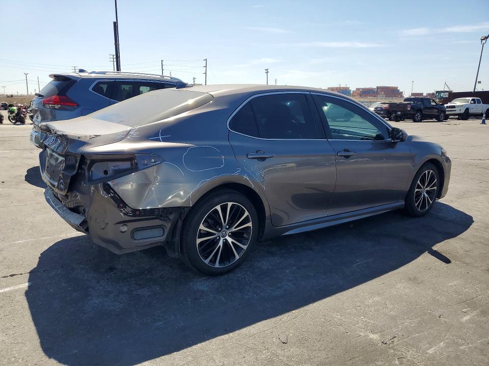 Photo 3 from auction – 2020 TOYOTA CAMRY with VIN 4T1G11AK8LU862876