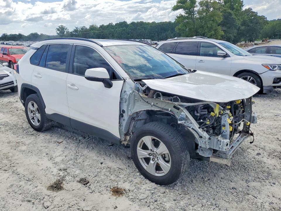 Photo 4 from auction – 2021 TOYOTA RAV4 with VIN 2T3W1RFV2MC110095