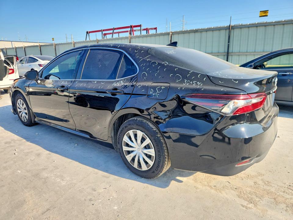 Photo 2 from auction – 2022 TOYOTA CAMRY with VIN 4T1C31AK9NU589426