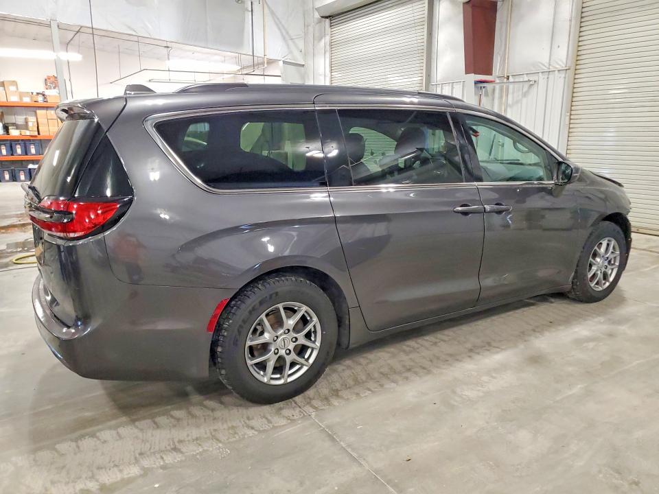 Photo 3 from auction – 2021 CHRYSLER PACIFICA with VIN 2C4RC1FG9MR526423