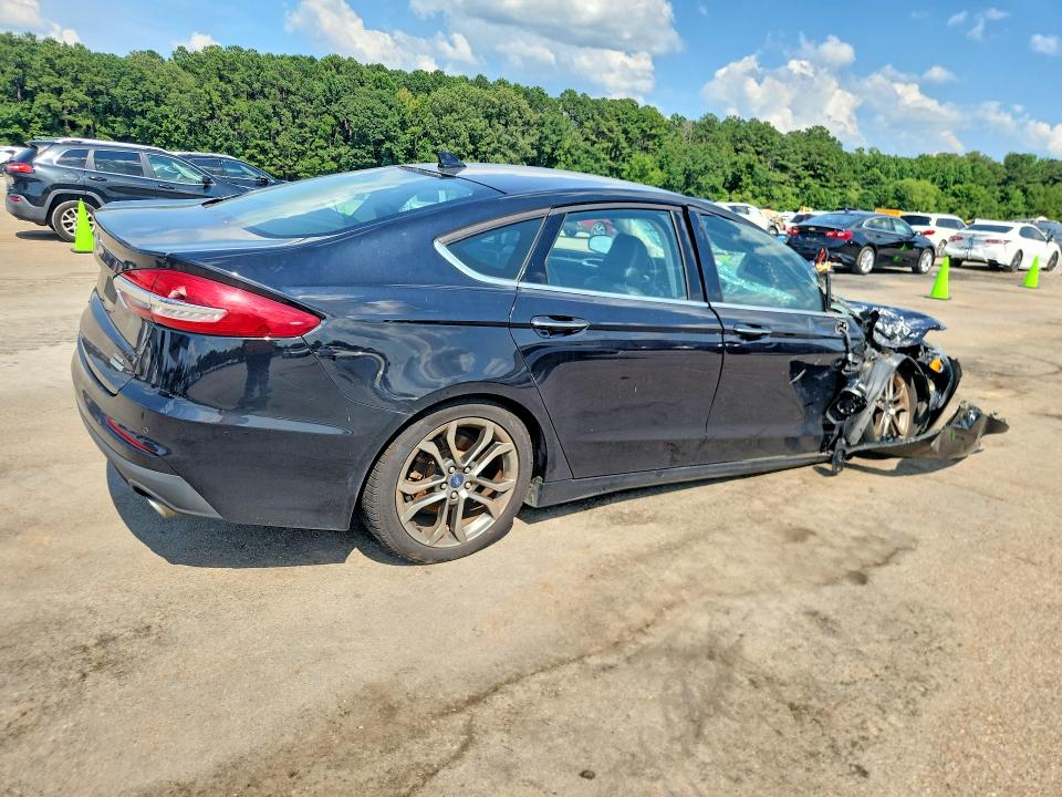 Photo 3 from auction – 2020 FORD FUSION with VIN 3FA6P0CD6LR116169
