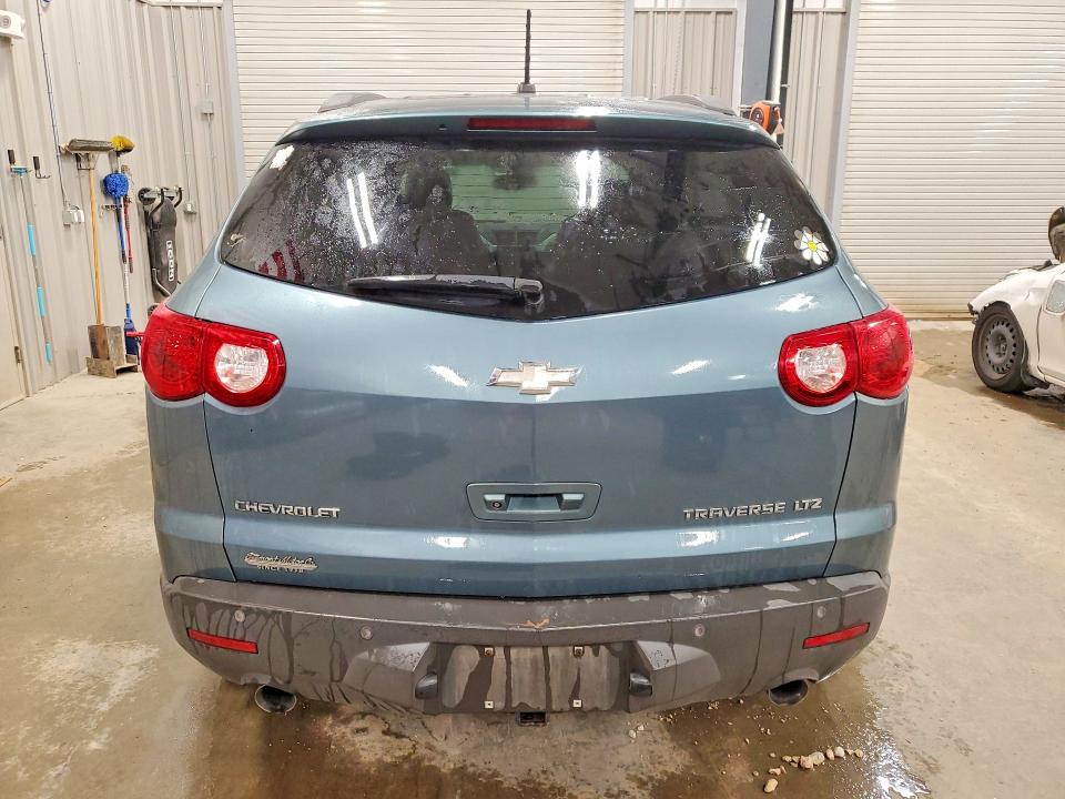 Photo 6 from auction – 2009 CHEVROLET TRAVERSE with VIN 1GNEV33D09S113303