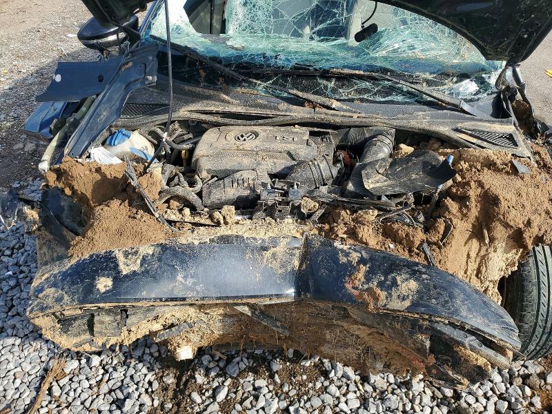 Photo 11 from auction – 2016 VOLKSWAGEN PASSAT with VIN 1VWAS7A32GC007361
