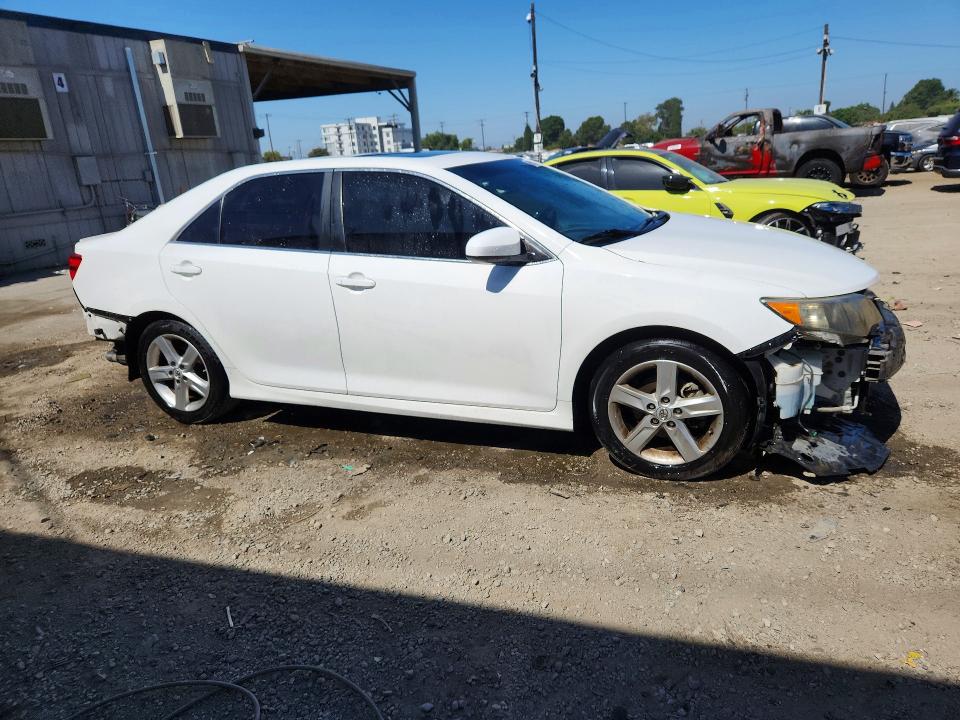 Zdjęcie 4 z aukcji – 2014 TOYOTA CAMRY z VIN 4T1BF1FK9EU760767