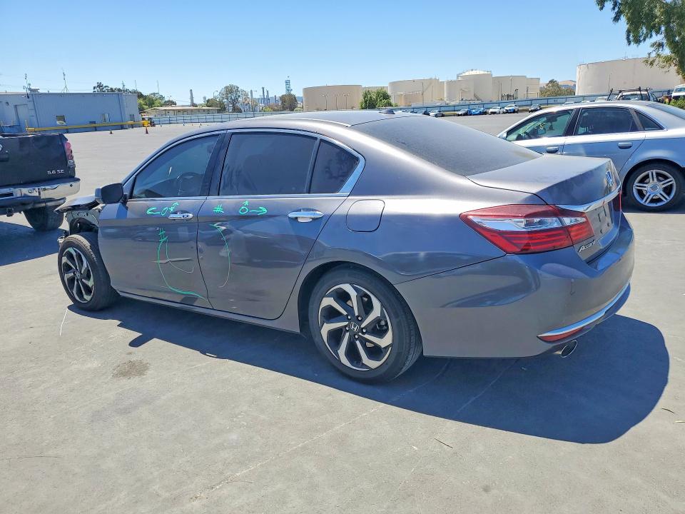 Photo 2 from auction – 2017 HONDA ACCORD with VIN 1HGCR3F86HA012372