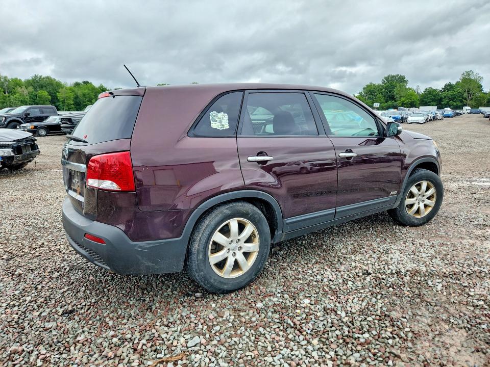 Photo 3 from auction – 2013 KIA SORENTO with VIN 5XYKTCA64DG311726