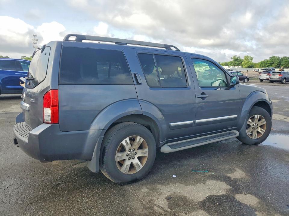 Photo 3 from auction – 2011 NISSAN PATHFINDER with VIN 5N1AR1NB6BC614509