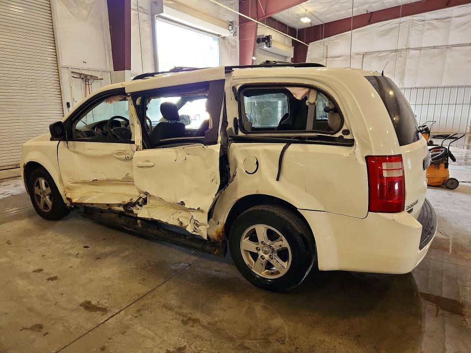 Photo 2 from auction – 2010 DODGE GRAND CARAVAN with VIN 2D4RN4DE6AR181699