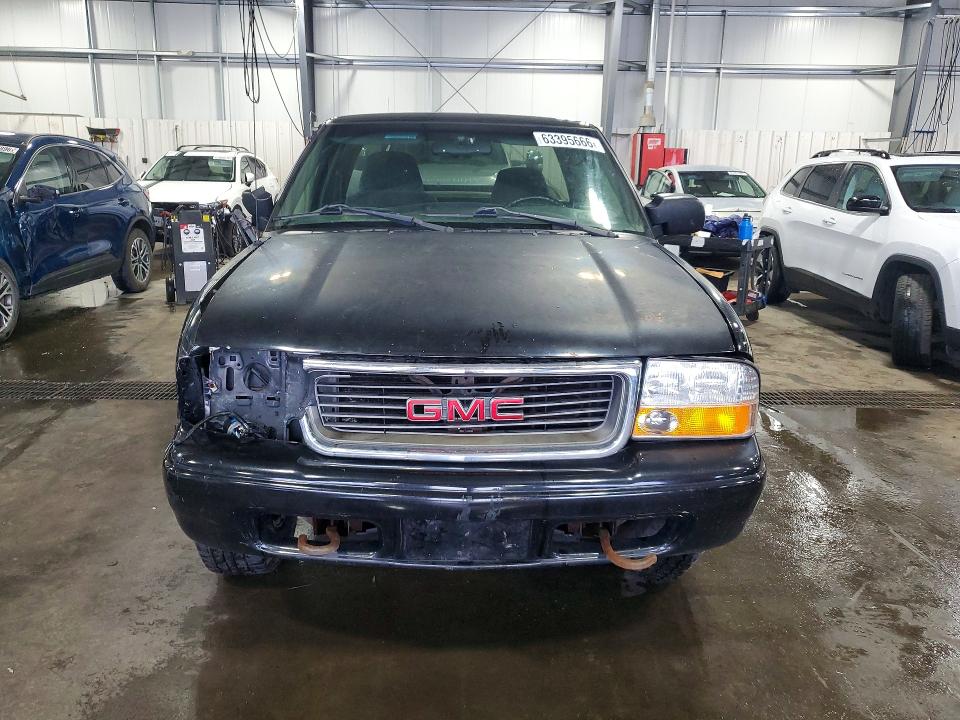Photo 5 from auction – 2002 GMC SONOMA with VIN 1GTDT19W928117344