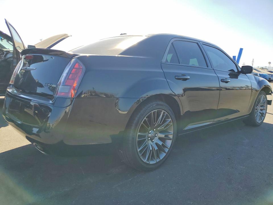 Photo 3 from auction – 2014 CHRYSLER 300C with VIN 2C3CCADG9EH235764