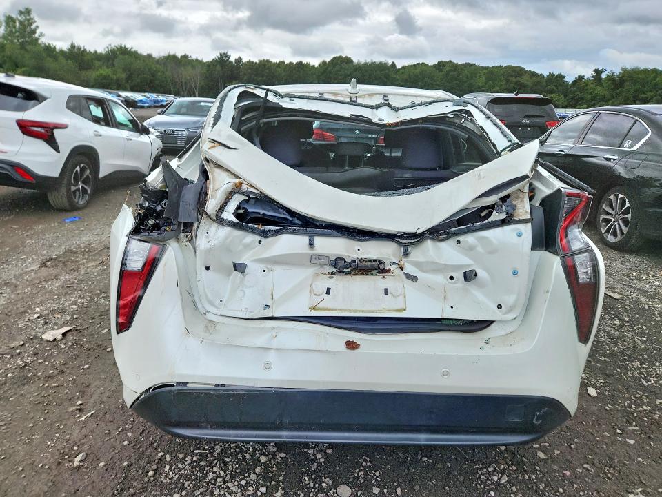 Photo 6 from auction – 2018 TOYOTA PRIUS with VIN JTDKBRFU6J3066828