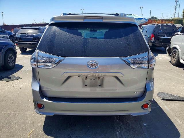 Photo 6 from auction – 2017 TOYOTA SIENNA with VIN 5TDXZ3DC9HS852804