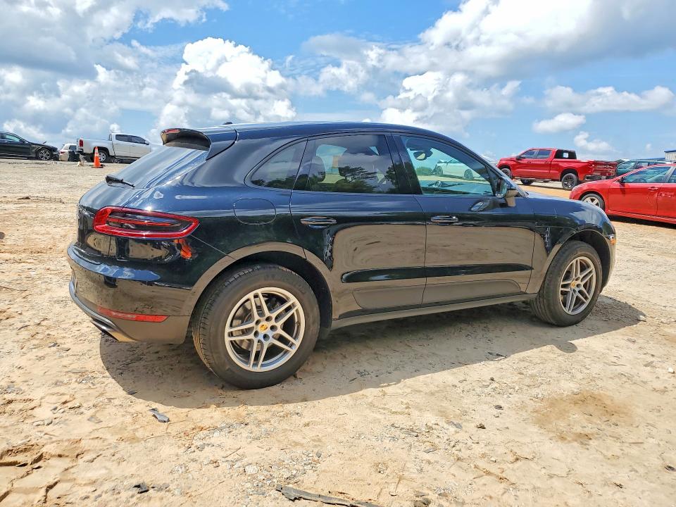 Photo 3 from auction – 2017 PORSCHE MACAN with VIN WP1AA2A55HLB07660