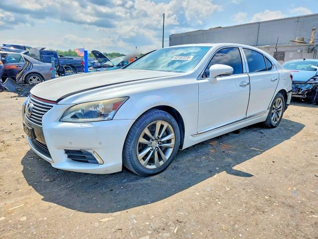 LEXUS LS 2013 مع رقم تعريف المركبة JTHCL5EF6D5017763 - صورة من المزاد
