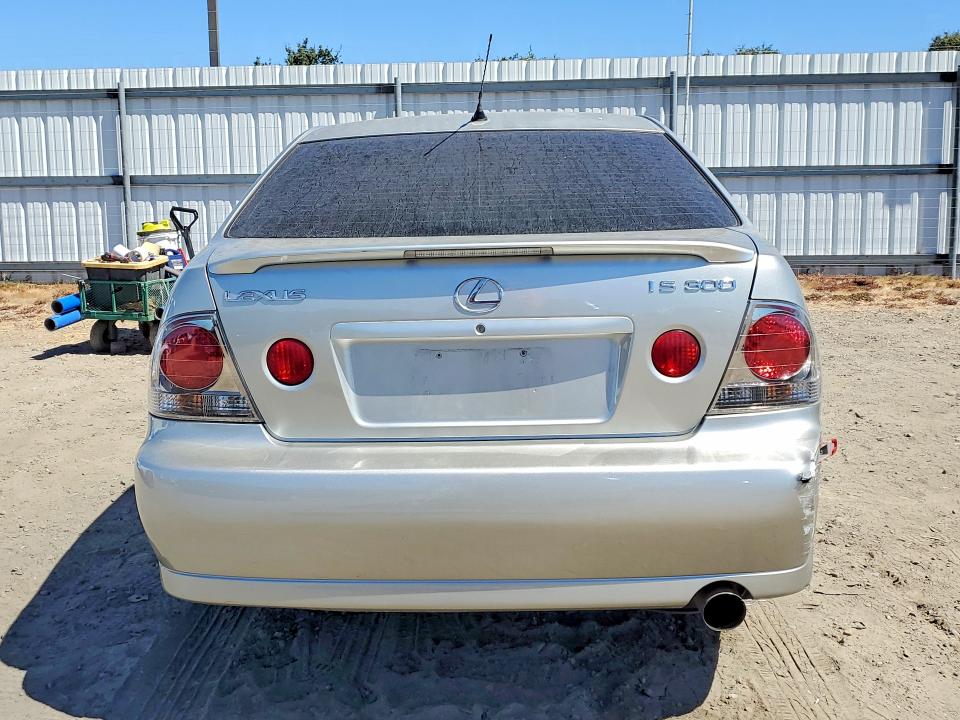 Photo 6 from auction – 2003 LEXUS IS 300 with VIN JTHBD192430078758