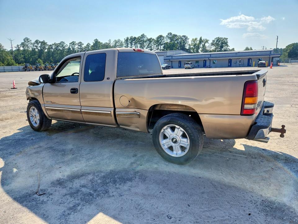 Photo 2 from auction – 2000 CHEVROLET SILVERADO with VIN 1GCEC19T1YZ180659