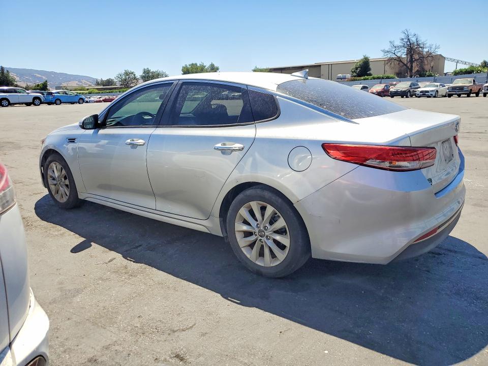 Photo 2 from auction – 2016 KIA OPTIMA with VIN 5XXGU4L35GG031236